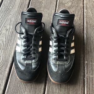 Size 10.5 men’s adidas sambas